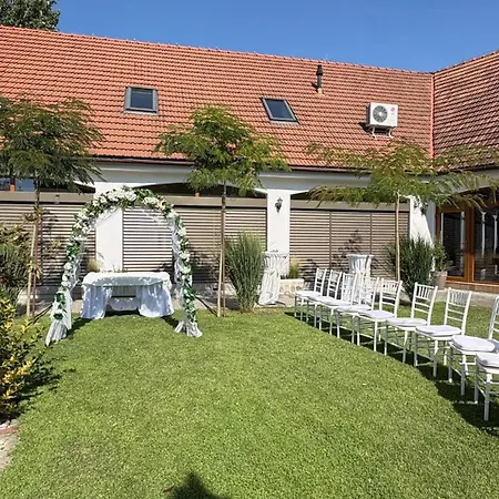 Penzión pre hostí Phoenix Trnava